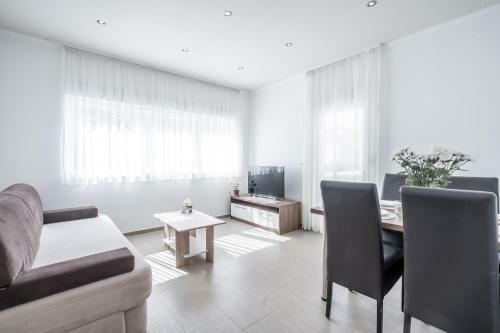 Modern Apartments, Close To The Beach