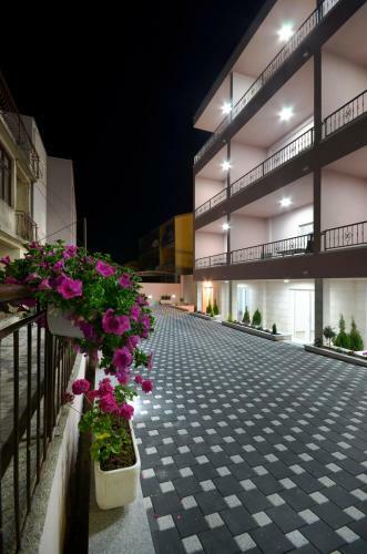 Modern Apartments, Close To The Beach