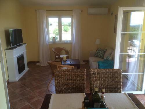 Antonio Solimar Apartments