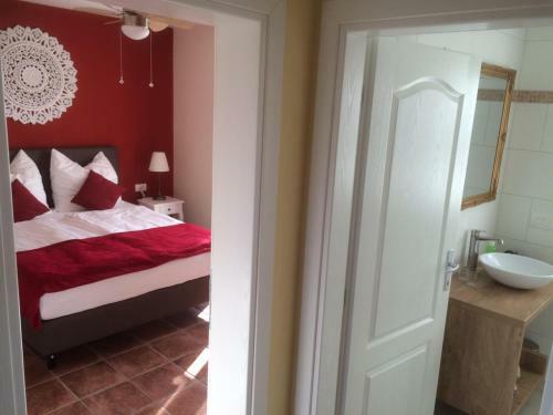 Antonio Solimar Apartments