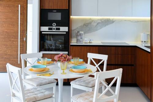 New!!! 2021 Marea Apartments With Xl Sunny Terrace
