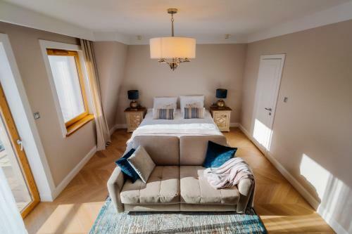 Top Apartment