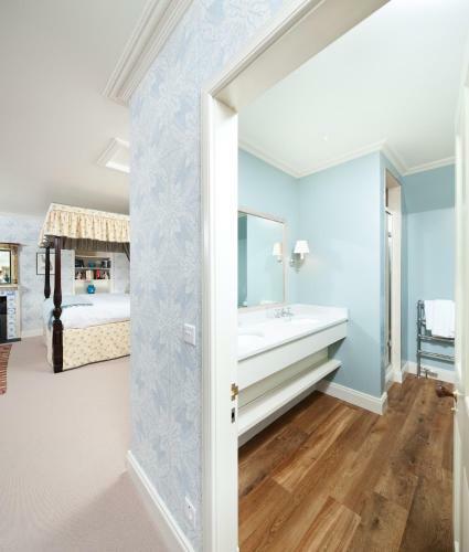 The Loch Lomond Arms Hotel