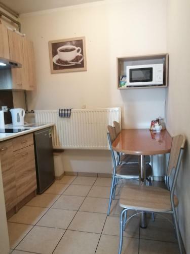 Hostal Apartament I Pokoje Go?cinne Gniezno