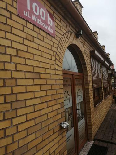 Hostal Apartament I Pokoje Go?cinne Gniezno