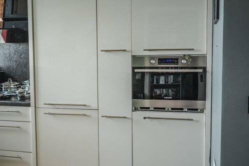 Przestronny Apartament W Kamienicy Blisko Dworca