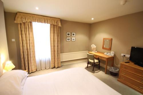 The Crown Hotel Stone