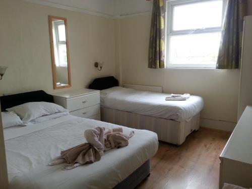 Hostal Kensington Hotel