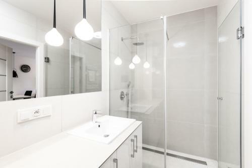 Flatbook - City Center Spa Apartments