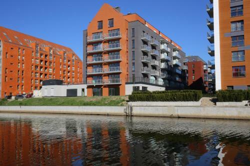 Apartlogy Aura2 78 - Experience Intelligent Living While Travelling