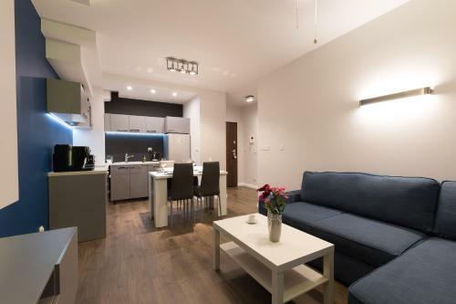 Apartlogy Aura2 78 - Experience Intelligent Living While Travelling