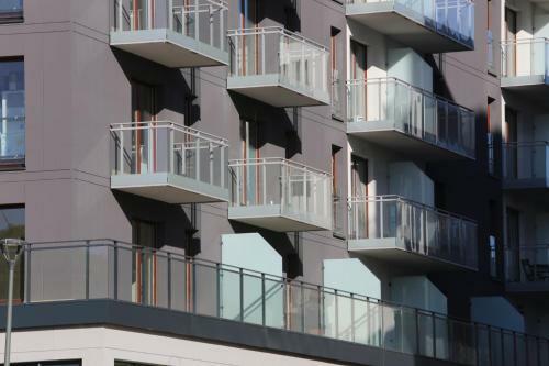 Apartlogy Aura2 78 - Experience Intelligent Living While Travelling