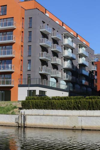 Apartlogy Aura2 78 - Experience Intelligent Living While Travelling