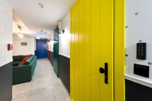 Waterlane Island Hostel&apartments