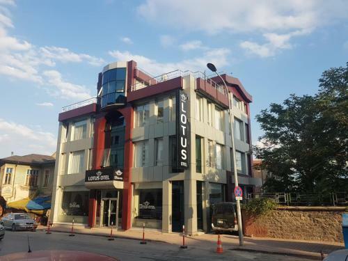 Hotel Lotus Otel