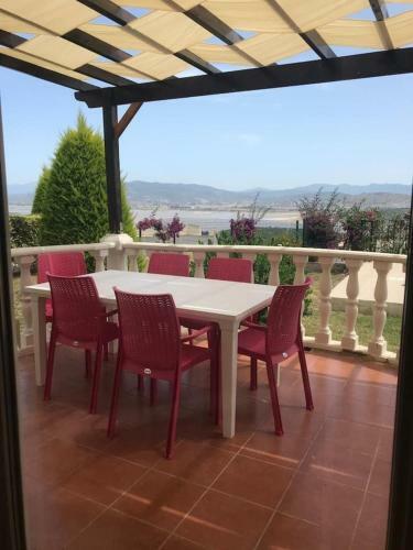 Stunning 4 Bedroom Private Villa - With Pool