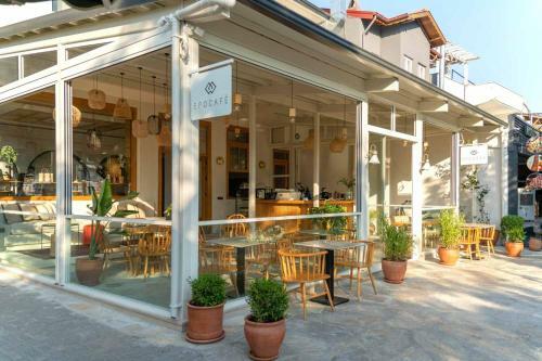 Apartamento Epocasa Gocek / Stylish Seafront Suites