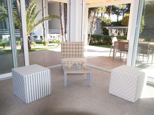 1 Bedroom Seafront Apart W/pool, Garden, Free Wifi