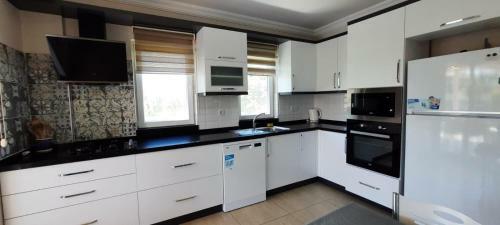 Beautiful 4-bed Villa Beril With Private Pool