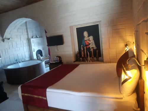 Megaron Cave Hotel