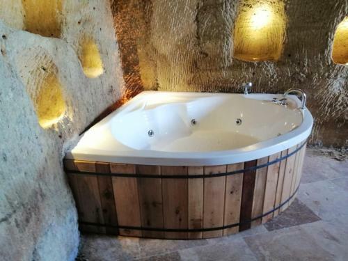 Megaron Cave Hotel