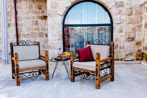 Megaron Cave Hotel