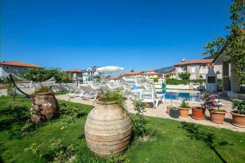 Inviting 4-bed Villa Nil Dalyan With Child Pool