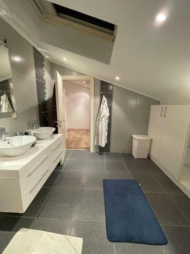 Private Villa Near The Sea,4+1,pools,sauna,jacuzzi