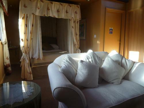 Hostal Cardynham House