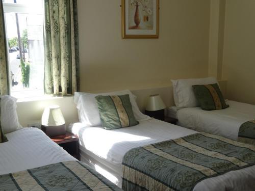 Waverley Hotel
