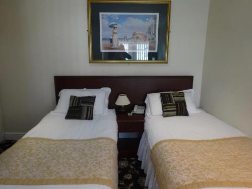 Waverley Hotel