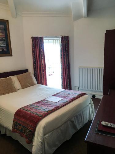 Waverley Hotel