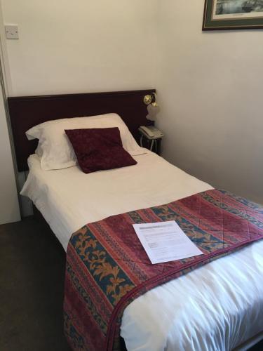 Waverley Hotel