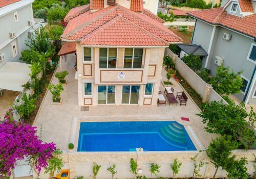 Villa Mo Daily Weekly Rentals