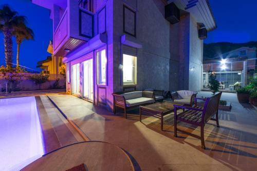 Villa Mo Daily Weekly Rentals