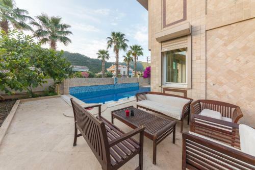 Villa Mo Daily Weekly Rentals