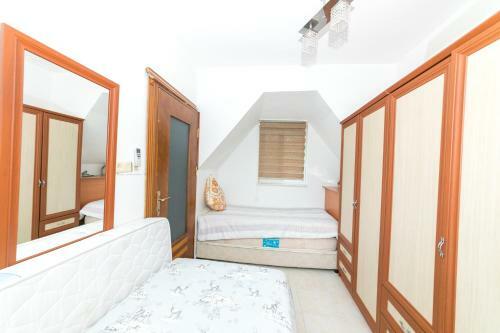 Villa Mo Daily Weekly Rentals