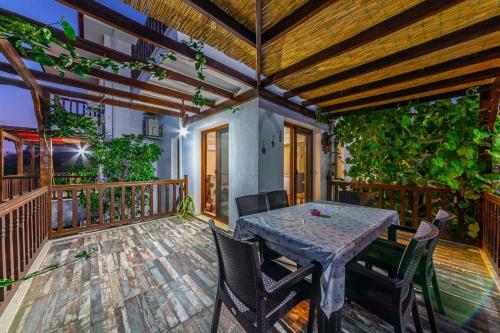 Jasmin Villa With Pool Daily Weekly Rentals