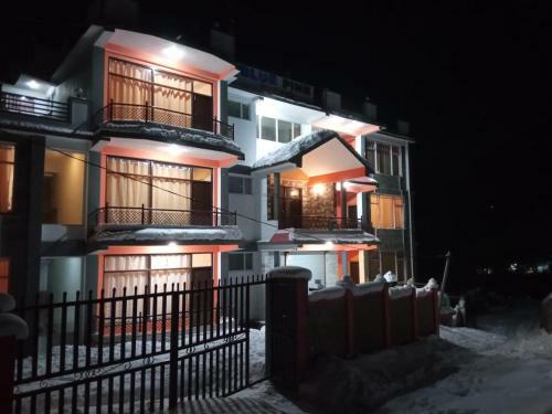 Hotel Blue Pine Keylong