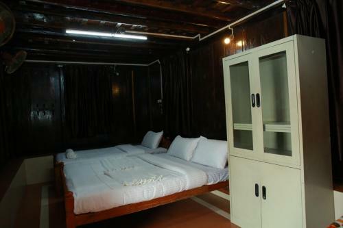 Hotel Honey Hives