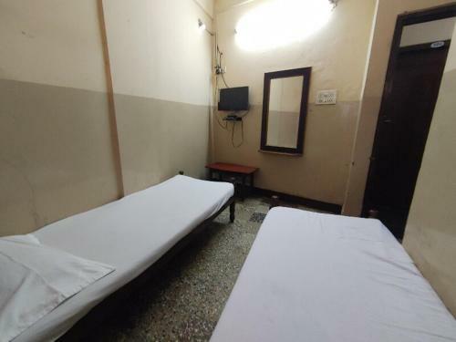 Hotel Spot On 81308 Gokul Residency