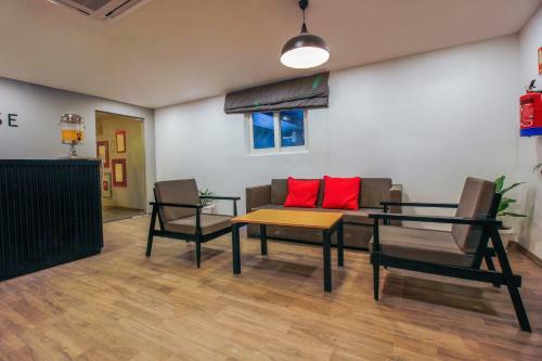 Hotel Vaccinated Staff- Oyo Townhouse 599 White Ridge 112