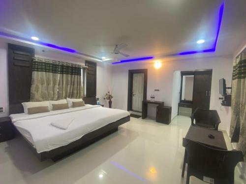 Hotel Staymaker Lake Residency
