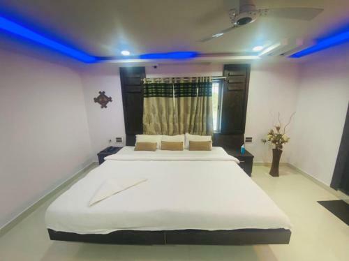 Hotel Staymaker Lake Residency