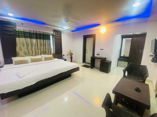 Hotel Staymaker Lake Residency