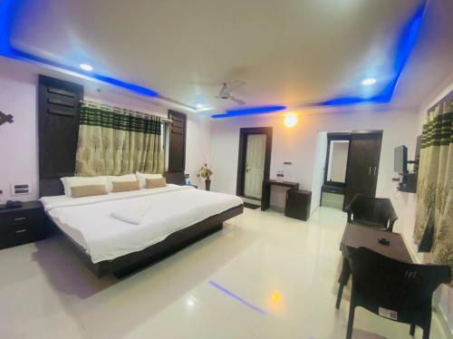 Hotel Staymaker Lake Residency