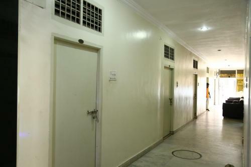 Sri Sai Krishna Deluxe Lodge