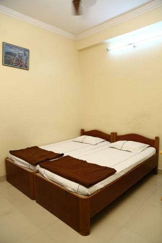 Sri Sai Krishna Deluxe Lodge