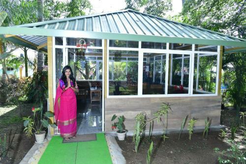 Hotel Green Farm Resort-fully Vaccinated Staff