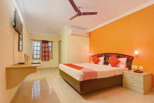 Oyo 10596 Hotel Indu